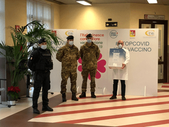 Coronavirus: Palermo, carico di vaccini consegnato all'ospedale Civico Coronavirus: Palermo, carico di vaccini consegnato all'ospedale Civico
