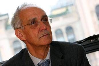 Ichino: Chi rifiuta vaccino rischia licenziamento Ichino: Chi rifiuta vaccino rischia licenziamento