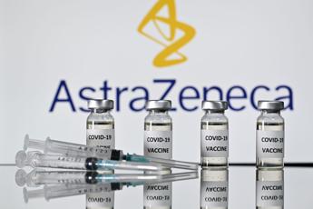 Vaccino AstraZeneca, al via somministrazione in Gb