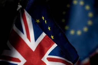 Brexit, Michel e von der Leyen firmano accordo con Gb Brexit, Michel e von der Leyen firmano accordo con Gb