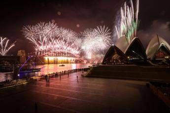 Capodanno 2021, come festeggia il mondo tra lockdown e coprifuoco Capodanno 2021, come festeggia il mondo tra lockdown e coprifuoco