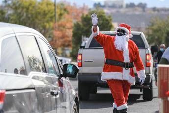 Covid Belgio, Babbo Natale in Rsa: lui positivo e 26 anziani morti