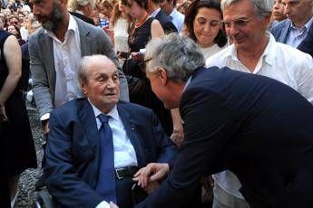 Morto a 89 anni il designer Ernesto Gismondi, fondò Artemide Morto a 89 anni il designer Ernesto Gismondi, fondò Artemide
