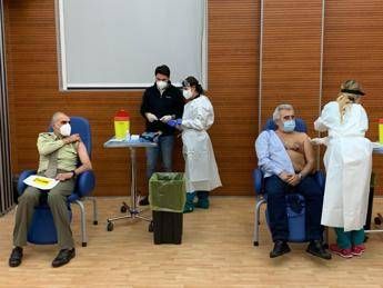 Vaccino Covid, vaccinati 5 componenti Cts allo Spallanzani Vaccino Covid, vaccinati 5 componenti Cts allo Spallanzani