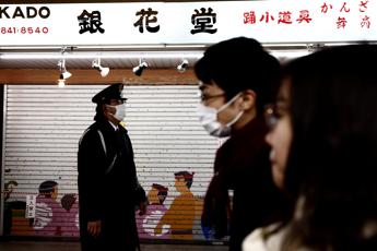 Covid Giappone, terza ondata a Tokyo: 1.278 nuovi casi in 24 ore