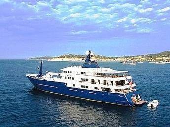 Briatore, all'asta il super yacht 'Force Blue' sequestrato nel 2010 Briatore, all'asta il super yacht 'Force Blue' sequestrato nel 2010