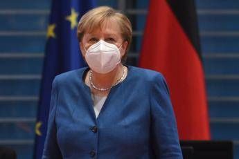 Assalto al Congresso, Merkel: Trump ha responsabilità Assalto al Congresso, Merkel: Trump ha responsabilità
