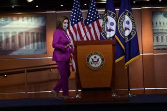 Assalto al Congresso, Pelosi: Trump pericoloso, è horror show