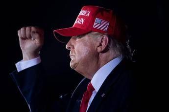 Assalto al Congresso, repubblicani contro Trump: Ha distrutto paese Assalto al Congresso, repubblicani contro Trump: Ha distrutto paese
