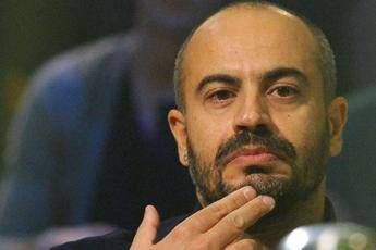 Paragone: Vaccino fiscale o economia muore Paragone: Vaccino fiscale o economia muore