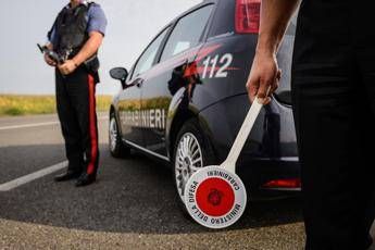 Modena, baby gang ruba autoradio da un furgone Modena, baby gang ruba autoradio da un furgone