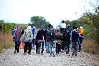 Migranti, a Ravenna cittadini mobilitati per offrire beni e accoglienza Migranti, a Ravenna cittadini mobilitati per offrire beni e accoglienza