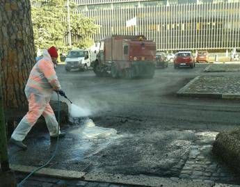 Roma, ultimi interventi Ama per guano all’Eur: concluse le operazioni in Centro Roma, ultimi interventi Ama per guano all’Eur: concluse le operazioni in Centro