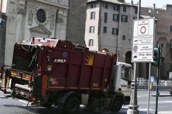Ama nel caos, si dimette l'amministratore unico Solidoro Ama nel caos, si dimette l'amministratore unico Solidoro