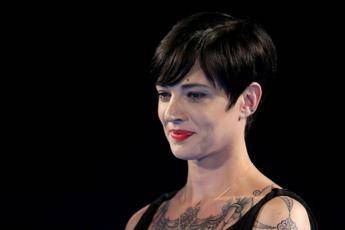 Asia Argento madrina al Pride di Roma: Siamo tutti gay, anch'io sono gay Asia Argento madrina al Pride di Roma: Siamo tutti gay, anch'io sono gay