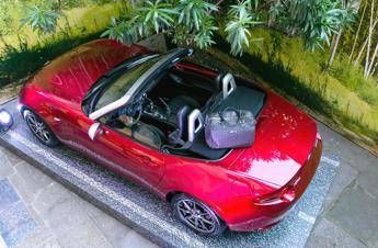 Mazda, la MX-5 più esclusiva è 'by Pollini' Mazda, la MX-5 più esclusiva è 'by Pollini'