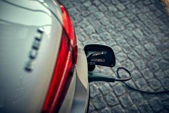 Mercedes, al via consegne del Suv a idrogeno Mercedes, al via consegne del Suv a idrogeno