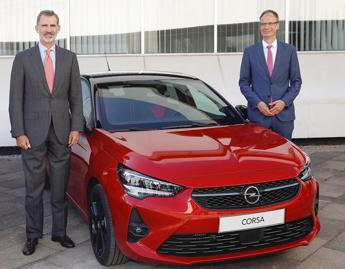 Al via produzione nuova Corsa, scatta l'offensiva 'elettrica' di Opel