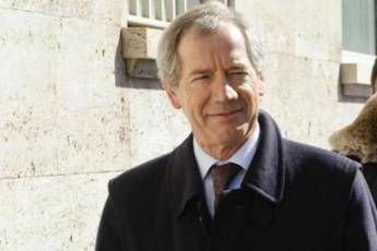 Bertolaso: Ospedale Fiera a disposizione di tutto il Paese Bertolaso: Ospedale Fiera a disposizione di tutto il Paese