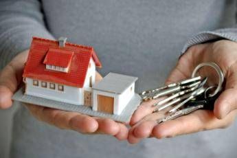 Contratto di locazione o Airbnb? Ecco le città in cui affittare casa conviene di più Contratto di locazione o Airbnb? Ecco le città in cui affittare casa conviene di più