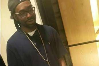 Afroamericano ucciso dalla polizia nel Minnesota, il video choc su Facebook Afroamericano ucciso dalla polizia nel Minnesota, il video choc su Facebook