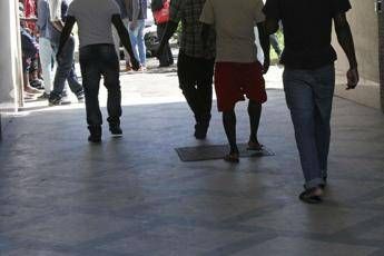 Migranti, lite tra minori in un centro di accoglienza: un accoltellato Migranti, lite tra minori in un centro di accoglienza: un accoltellato