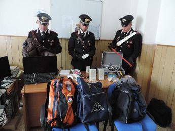 Banda di ragazzini vandalizza e saccheggia 19 case a Bardonecchia: sono tutti tra i 12 e i 14 anni Banda di ragazzini vandalizza e saccheggia 19 case a Bardonecchia: sono tutti tra i 12 e i 14 anni