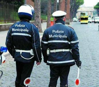 Vigili assenti a Roma, 30 segnalati alla commissione disciplinare: rischiano licenziamento Vigili assenti a Roma, 30 segnalati alla commissione disciplinare: rischiano licenziamento