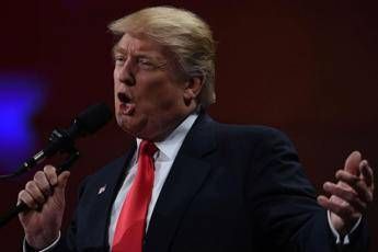 FCA investe 1 mld in Usa, Trump twitta: Grazie Fiat Chrysler! FCA investe 1 mld in Usa, Trump twitta: Grazie Fiat Chrysler!
