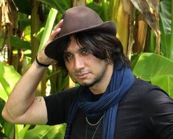 Sanremo, Fabrizio Moro: Il brano a Scanu per il Festival è nato da una sfida Sanremo, Fabrizio Moro: Il brano a Scanu per il Festival è nato da una sfida