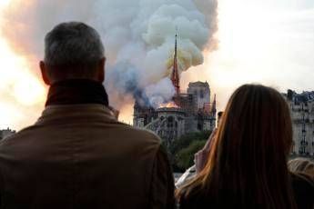 Notre Dame, il complottista: E'l'11/9 francese Notre Dame, il complottista: E'l'11/9 francese