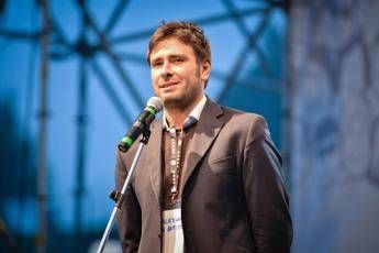 Di Battista attacca: Salvini schiavo del sistema Di Battista attacca: Salvini schiavo del sistema