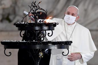 Il Papa: Smarriti davanti alla morte, ma la resurrezione non è un miraggio