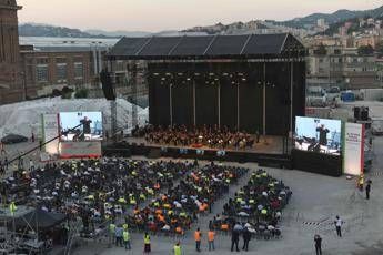 Ponte Genova, Inno Mameli chiude serata tributo per maestranze simbolo Italia che riparte Ponte Genova, Inno Mameli chiude serata tributo per maestranze simbolo Italia che riparte