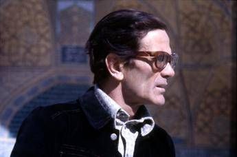 Pasolini, nuovo Dna individuato su maglione di Pelosi: la Procura torna ad indagare Pasolini, nuovo Dna individuato su maglione di Pelosi: la Procura torna ad indagare