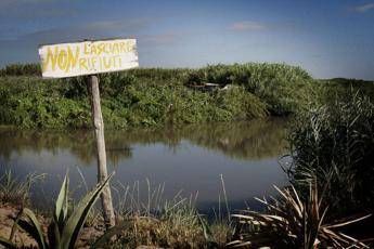 Mare, crescono del 27% in un anno i reati. In testa la pesca illegale Mare, crescono del 27% in un anno i reati. In testa la pesca illegale