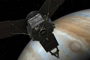 Juno vola verso Giove, all'alba l'incontro 'fatale' Juno vola verso Giove, all'alba l'incontro 'fatale'