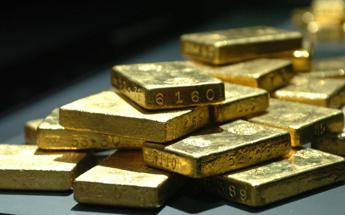 Nuovo record storico per l'oro che 'vede' quota 2000 dollari