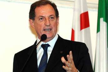 Tangenti in sanità, terremoto in Lombardia: in manette vicepresidente Mantovani Tangenti in sanità, terremoto in Lombardia: in manette vicepresidente Mantovani