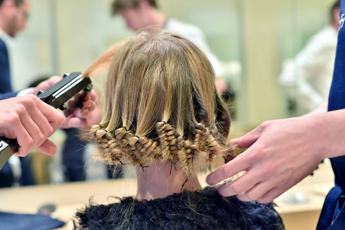 Le millennial italiane scelgono il parrucchiere digitale