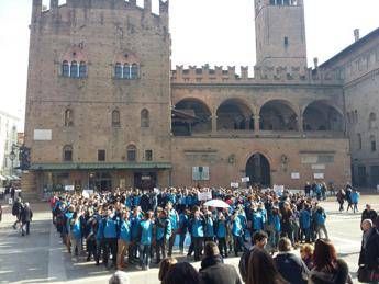 Bologna, Dovizioso e 600 giovani in campo per #Guardaavanti by Tim e Ducati /Video Bologna, Dovizioso e 600 giovani in campo per #Guardaavanti by Tim e Ducati /Video