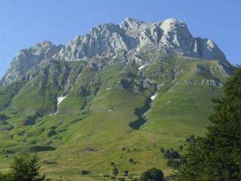 Appesi per una notte a parete Gran Sasso: salvati 2 alpinisti Appesi per una notte a parete Gran Sasso: salvati 2 alpinisti