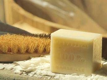Conai premia il Saponificio Gianasso per il packaging 'eco' Conai premia il Saponificio Gianasso per il packaging 'eco'