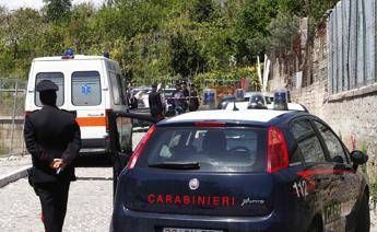 Bologna, bimba di 3 anni cade dal quarto piano: è grave Bologna, bimba di 3 anni cade dal quarto piano: è grave