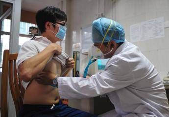 Virus misterioso si trasmette da uomo a uomo Virus misterioso si trasmette da uomo a uomo