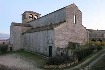 Il Pd sbaglia strada: L'abbazia? E' più a sinistra...