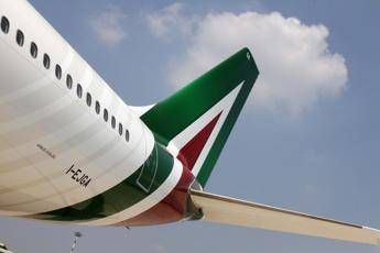 Alitalia, Patuanelli: Newco in prime settimane di giugno