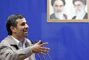 Iran, arrestato ex presidente Ahmadinejad Iran, arrestato ex presidente Ahmadinejad