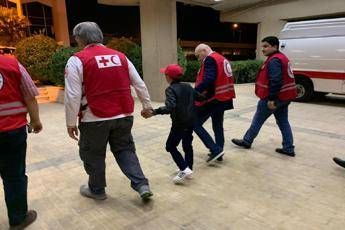 Torna in Italia il piccolo Alvin, portato in Siria da madre foreign fighter Torna in Italia il piccolo Alvin, portato in Siria da madre foreign fighter