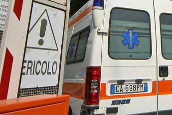 Esce da scuola e trova il padre morto in auto